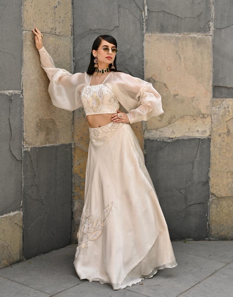 Fiore off White Lehenga