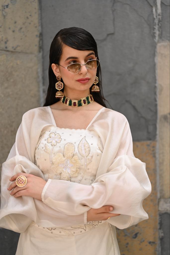 Fiore off White Lehenga