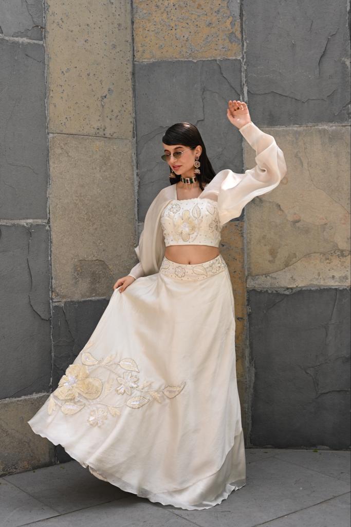 Fiore off White Lehenga